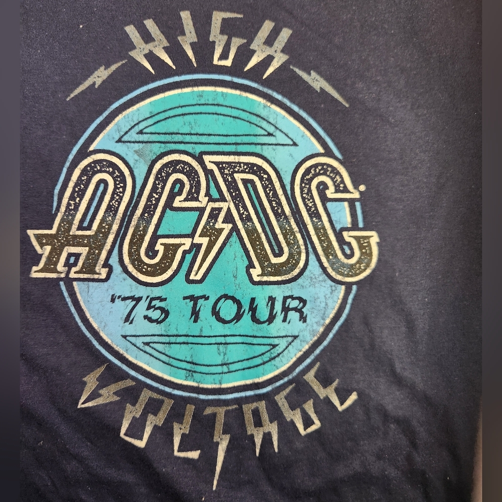 NWOT Kid's AC/DC High Voltage "75 Tour on the back T-shirt - Picture 3 of 4
